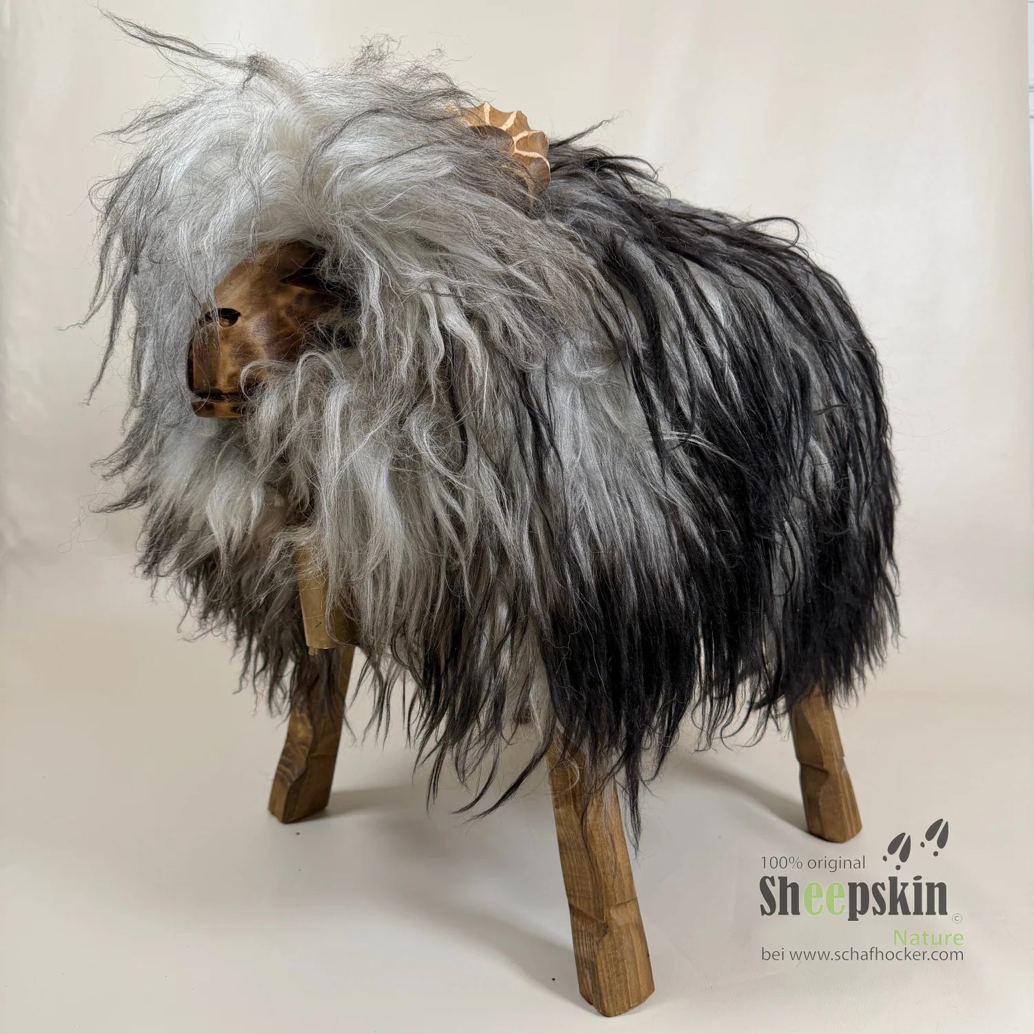 absolutes Einzelstück Schafhocker Bua »Aramis« locki