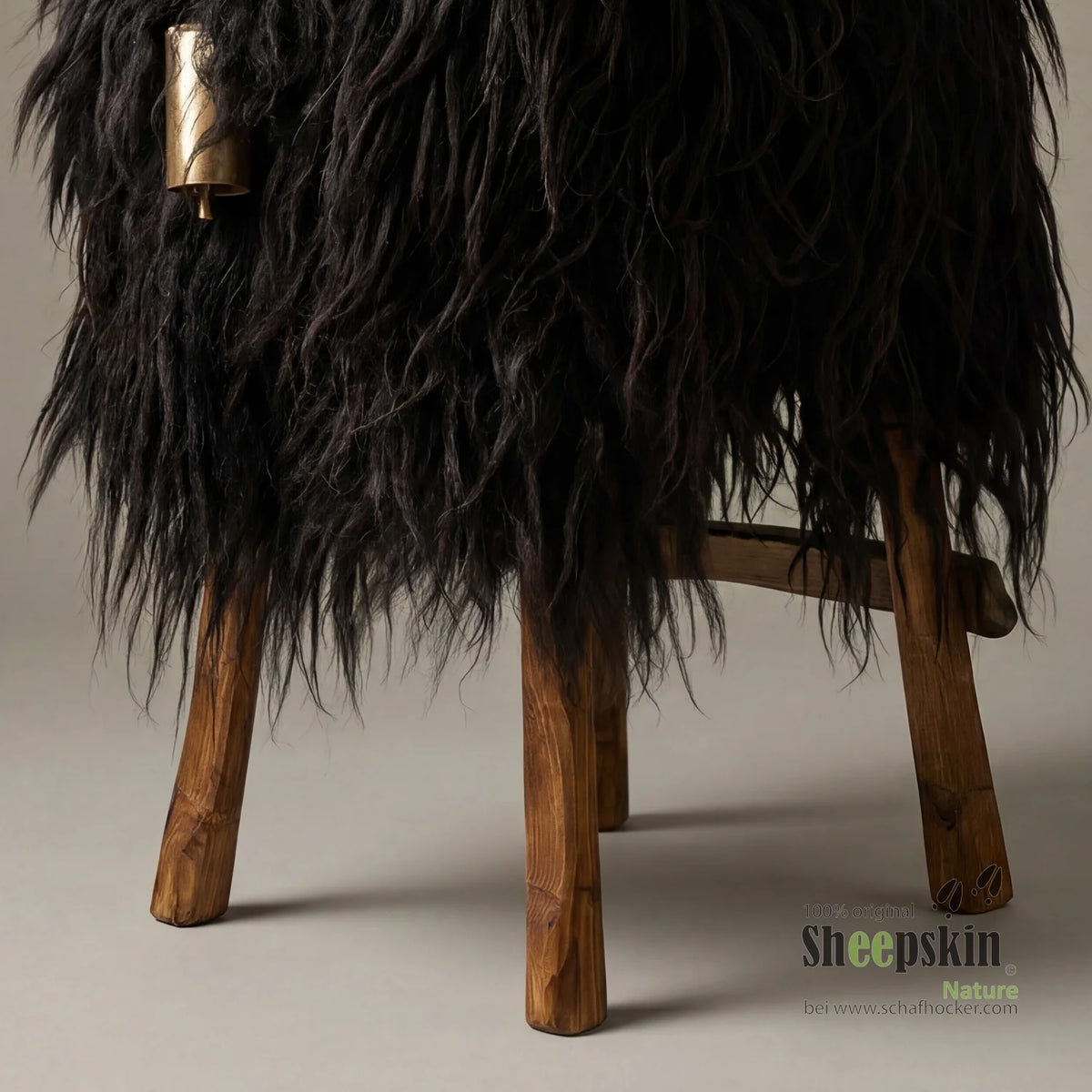 Tabouret de bar Bua »Zoro« en véritable peau de mouton tibétain bouclée – Noir