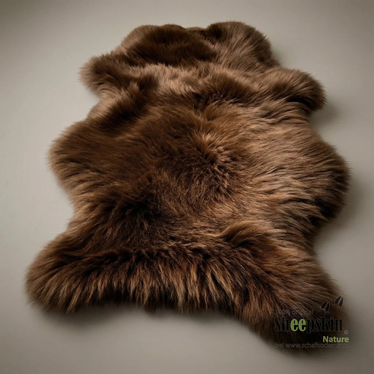 handgefertigte Schaffell-Tierhocker | Alpen-Manufaktur Schaffellhocker braunbär braun – Fell von Sheepskin Nature© jetzt kauf