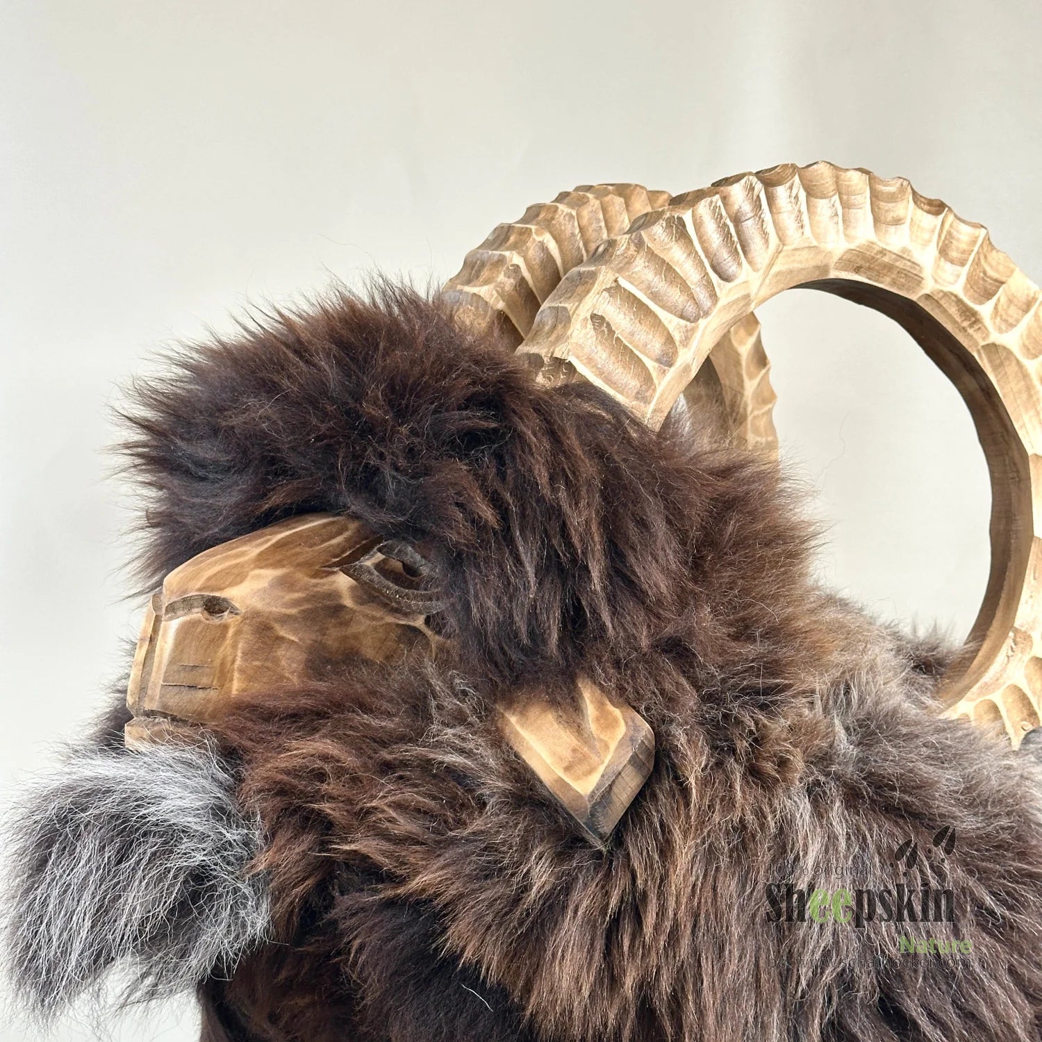 Premium Design Schafhocker Einzelstück Balboa der Steinbock braun