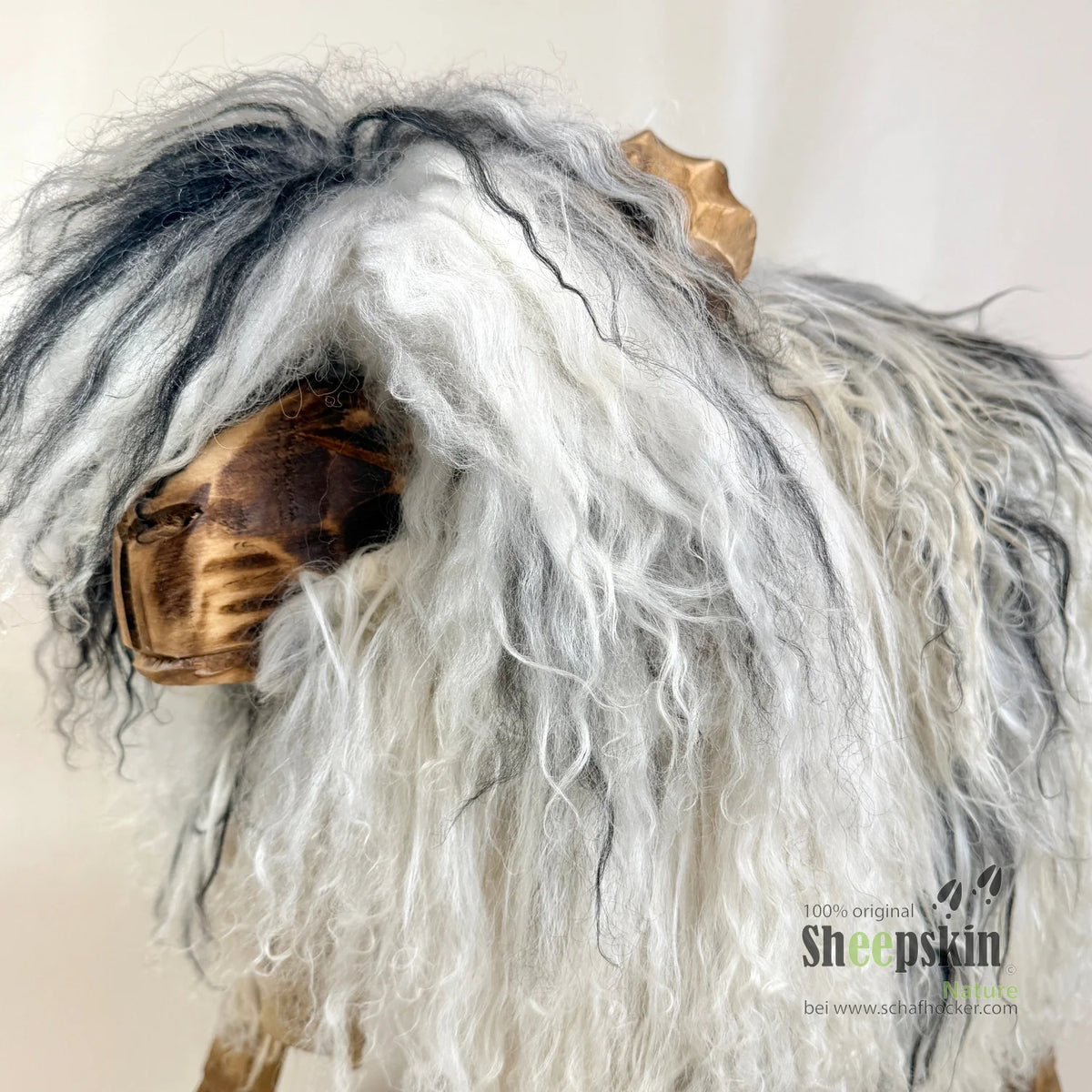 Bua Sheep Stool »Bilbo« made of genuine Tibetan Locki Sheepskin – White-Grey – Limited
