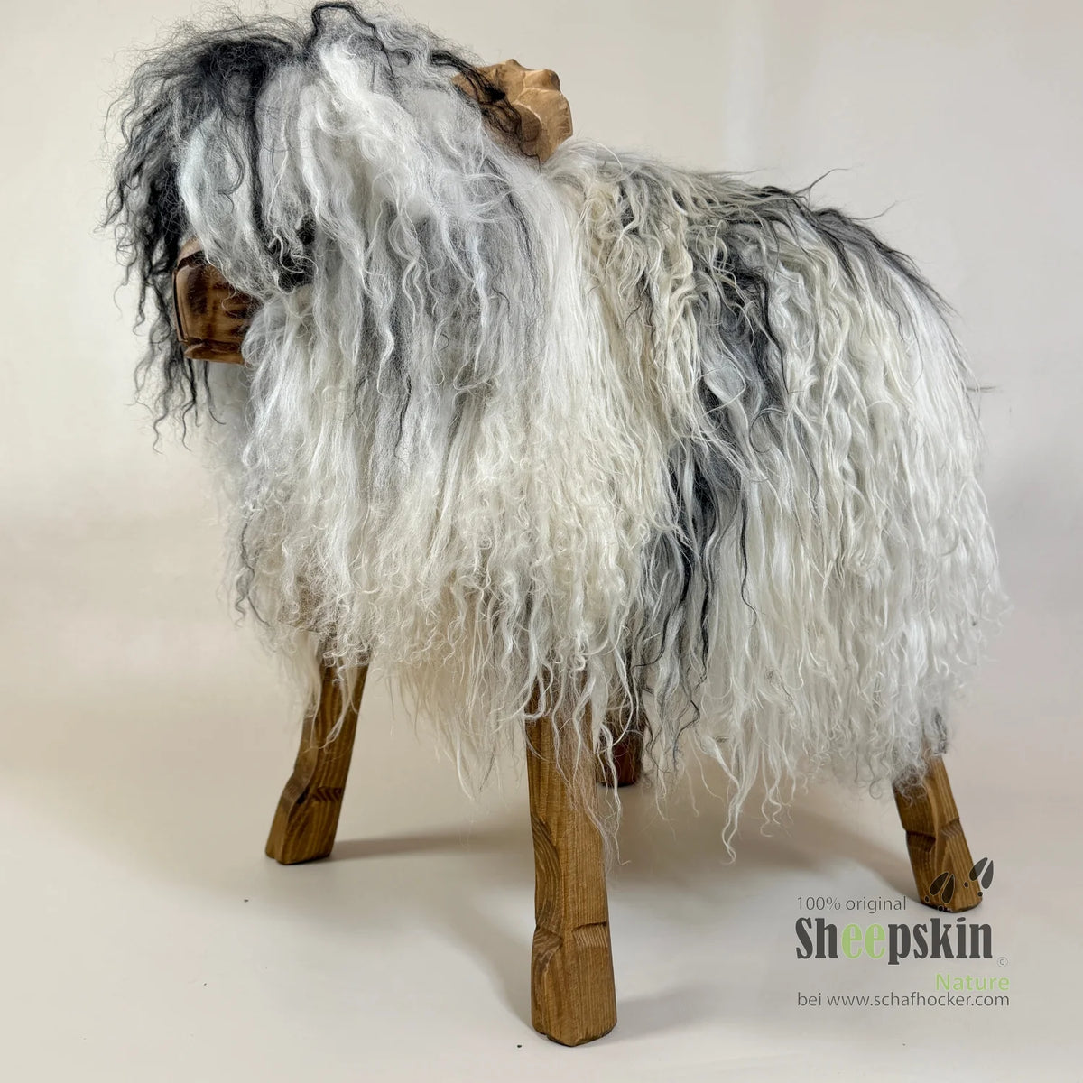 Tabouret mouton Bua »Bilbo« en véritable peau de mouton Tibet Locki – Blanc-Gris – Édition limitée