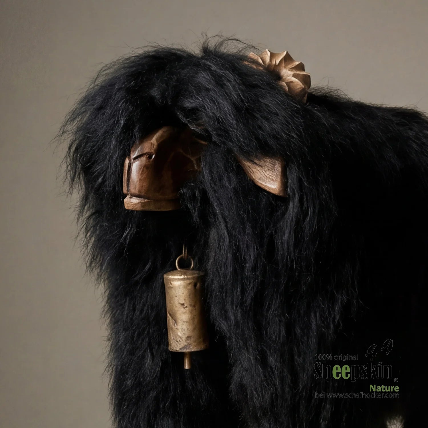 Sheep Stool Bua »Joe« made from genuine Icelandic sheepskin – Black-Brown