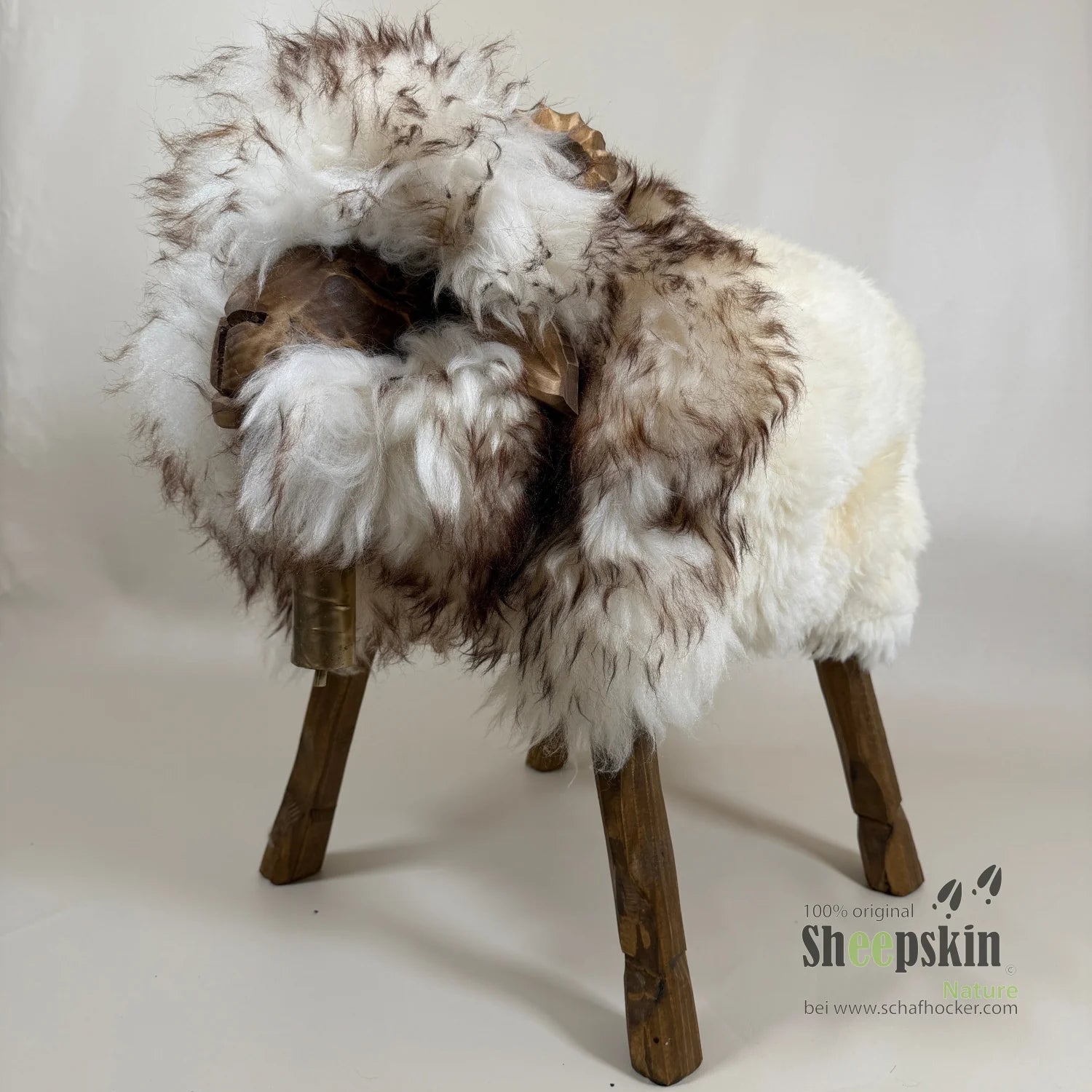 Schafhocker Larry, Modell Bua
