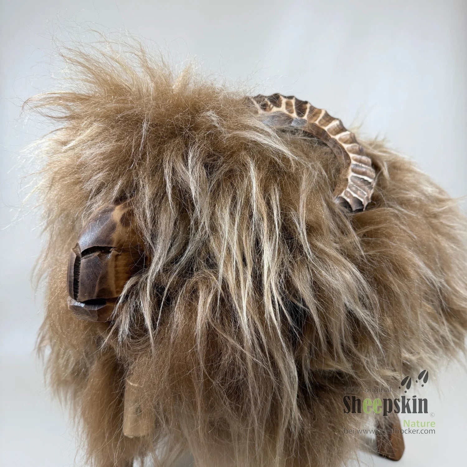 »Antonio« Mufflon Sheepskin Stool made from genuine Icelandic sheepskin – Fox Blond-Brown