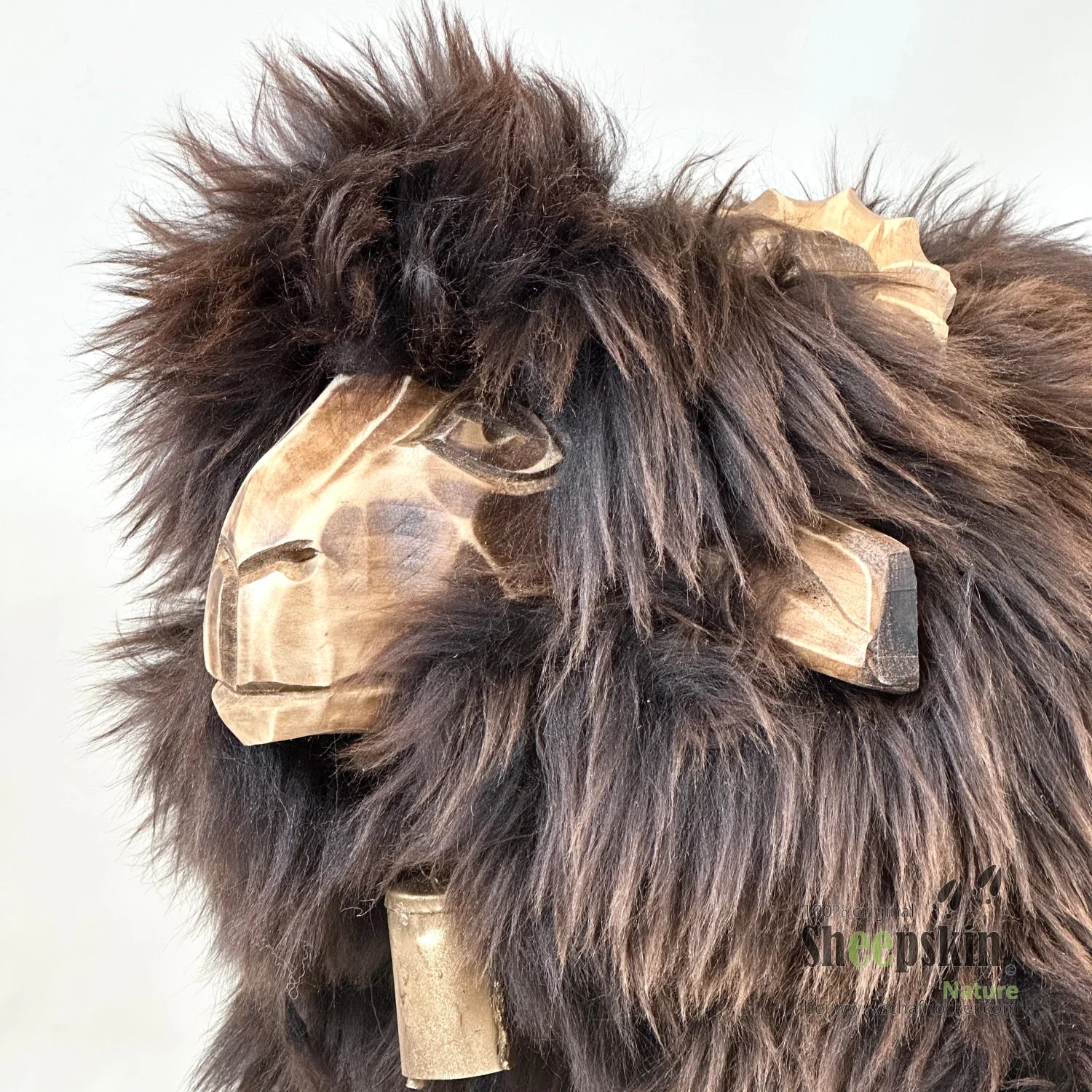 Schafhocker ā³ Oskar der lebhafte Bua braun Hocker Designer