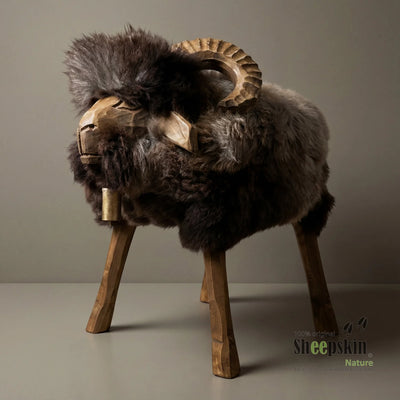absolutes Einzelstück Schafhocker Mufflon »James« Designer