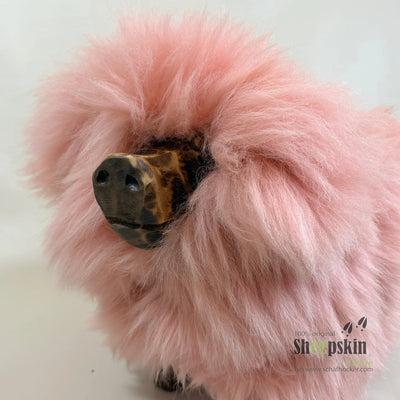 Alpen-Manufaktur handgefertigte Schaffell-Tierhocker Babe – Kinderhocker Schweindl von Sheepskin Nature© Ansicht 3 – kaufen