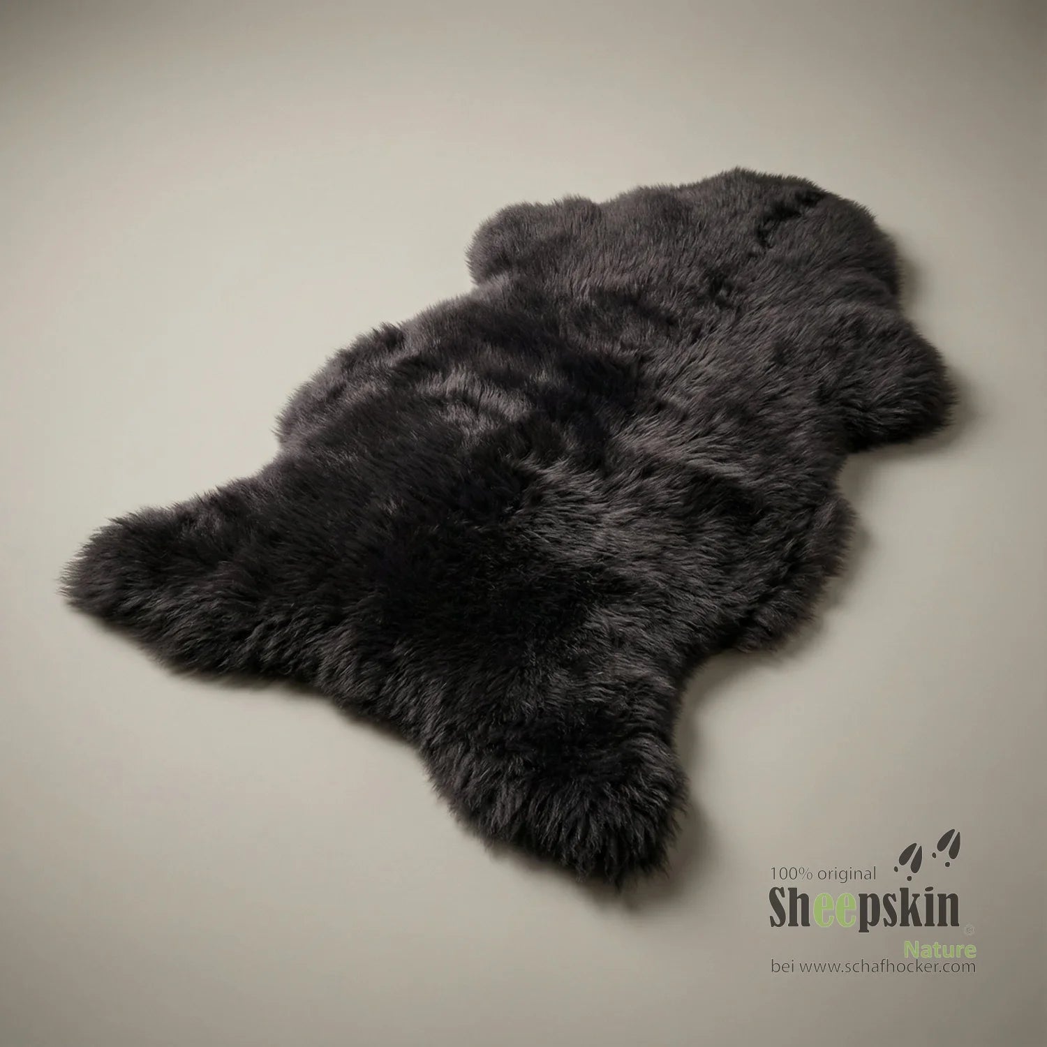 handgefertigte Schaffell-Tierhocker & Auflage Anthrazit | Alpen-Manufaktur Schaffellhocker – Fell von Sheepskin Nature© jetzt