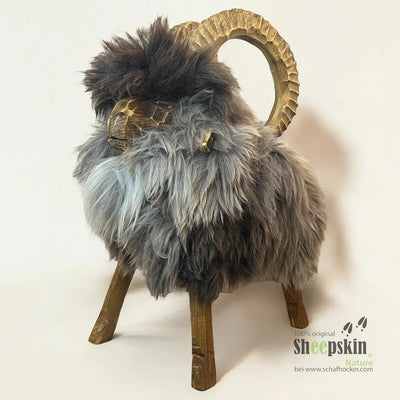 Premium Sheepskin Design Schafhocker Hugo der Steinbock limited