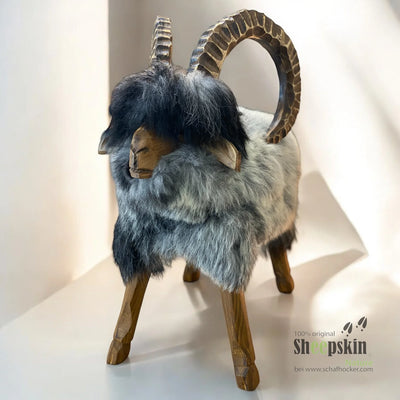 Premium Design Schafhocker Hugo der Steinbock grau schwarz limited