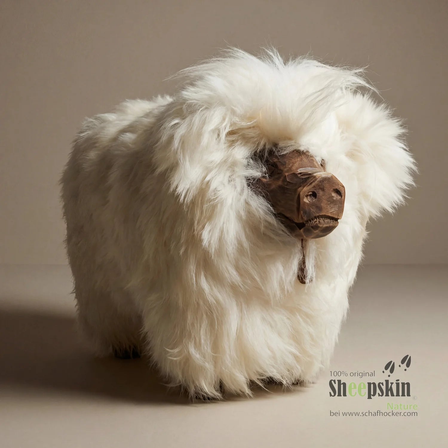 Premium Design Tierhocker Piggy – handgefertigte Schaffell-Tierhocker aus der Alpen-Manufa – Kinderhocker Schweindl von Sheep