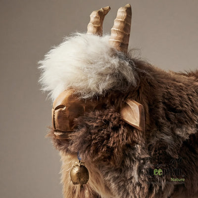 Premium handgefertigte Schaffell-Tierhocker Vroni Alpen-Manufaktur – Schafhocker Ziege von Sheepskin Nature© Ansicht 2 – kauf