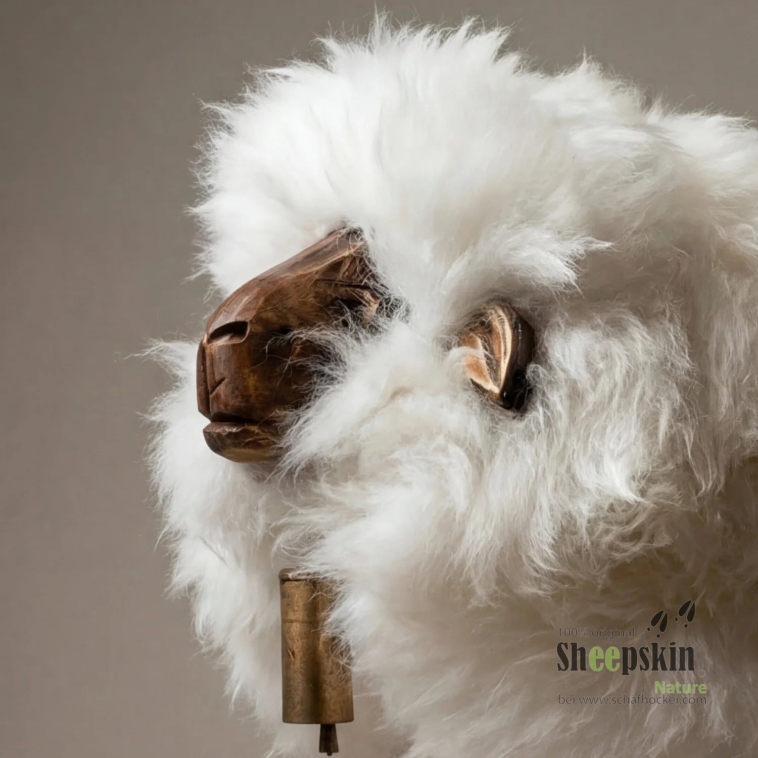 Premium Schafhocker Helga handgefertigte Schaffell-Tierhocker Alpen-Manufaktur – Schafhocker Madl von Sheepskin Nature© Ansic