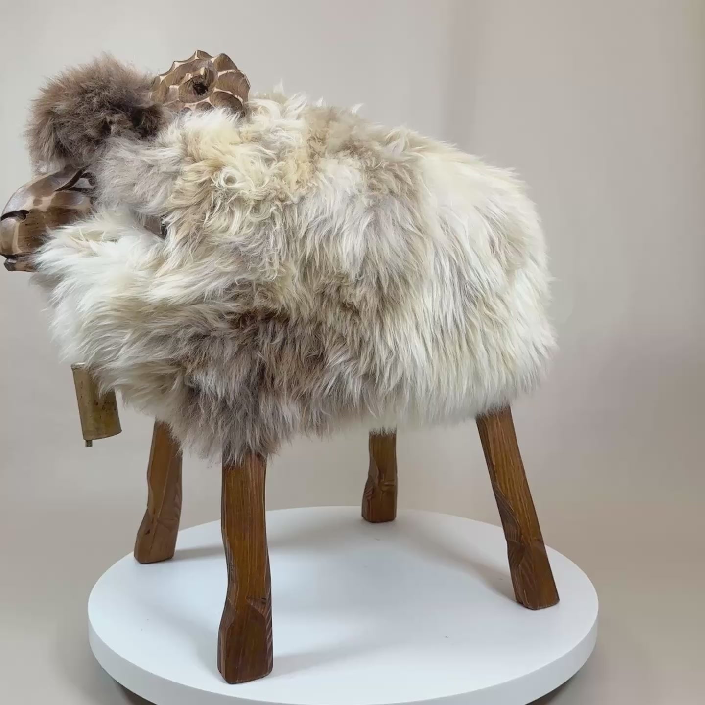 Sheep stool absolute unique piece "Bennie" the wild Bua beige limited