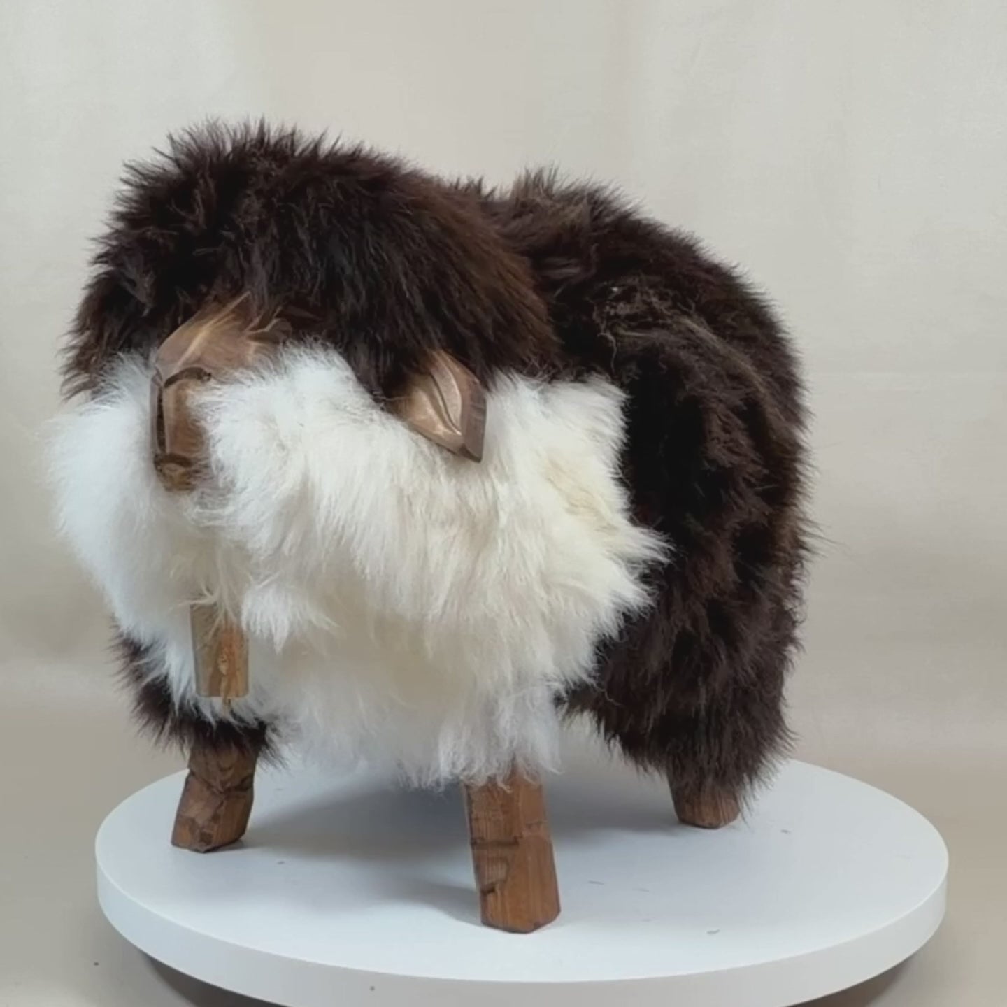 Carica il video: Premium design sgabello animale sgabello pecora bambini "Lisl" la ragazza dolce" limitato