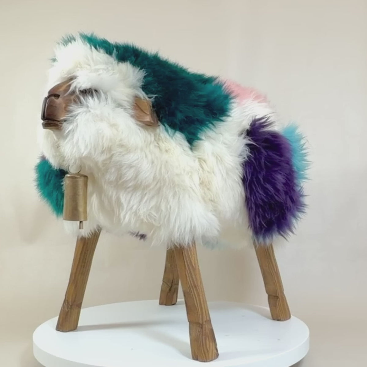 Tabouret en peau de mouton Madl »Estella« en véritable peau de mouton allemande – multicolore