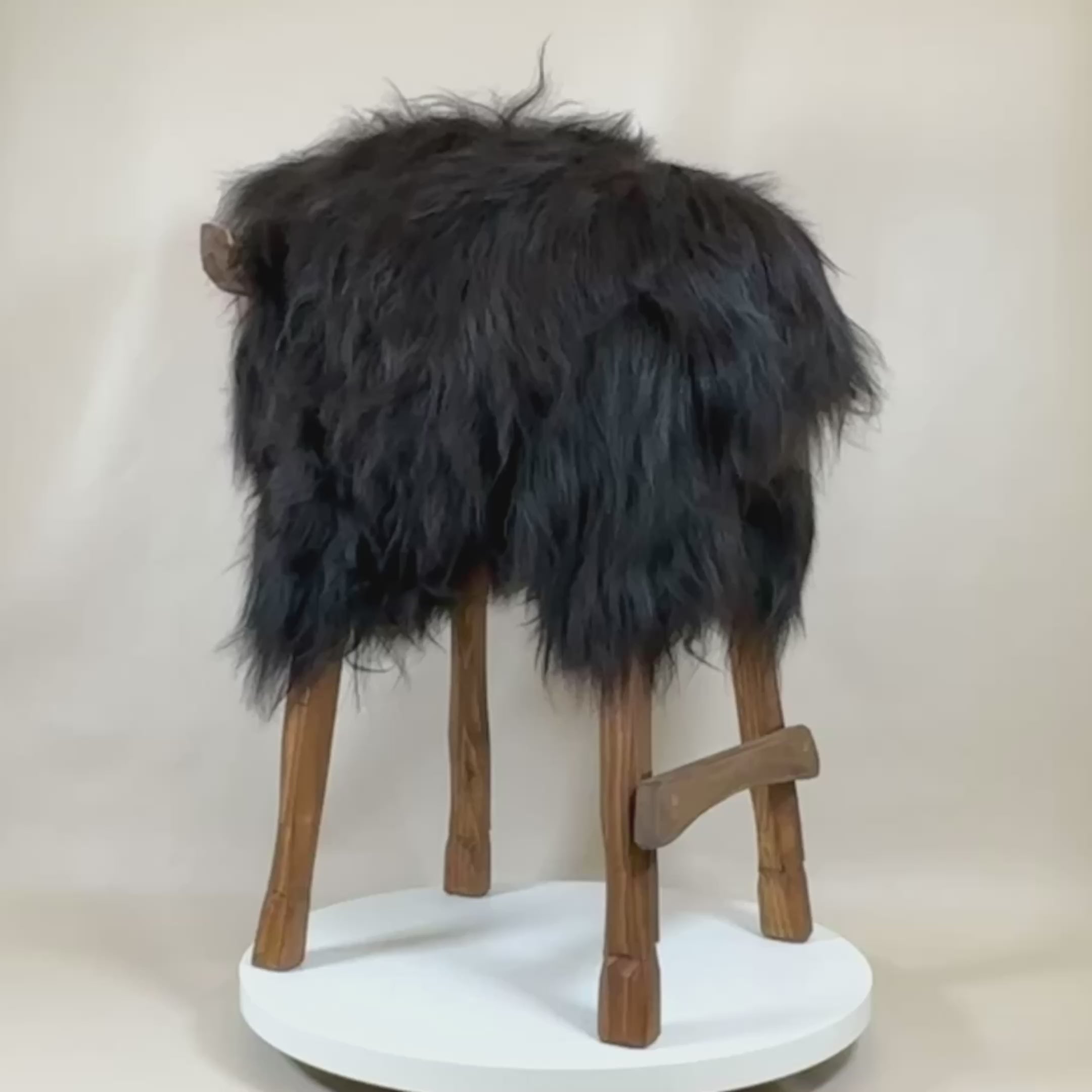 Design Barhocker Tierhocker Schafhocker »Oswald« der charmante Stier" Island schwarz