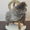 Video Premium Design Schafhocker Hugo der Steinbock grau limited