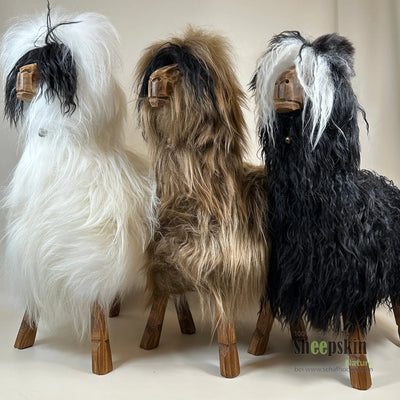 Variationen Schafhocker Alpaka Ötzi »Lou« Designer Hocker Tierhocker fox braun Tiermöbel