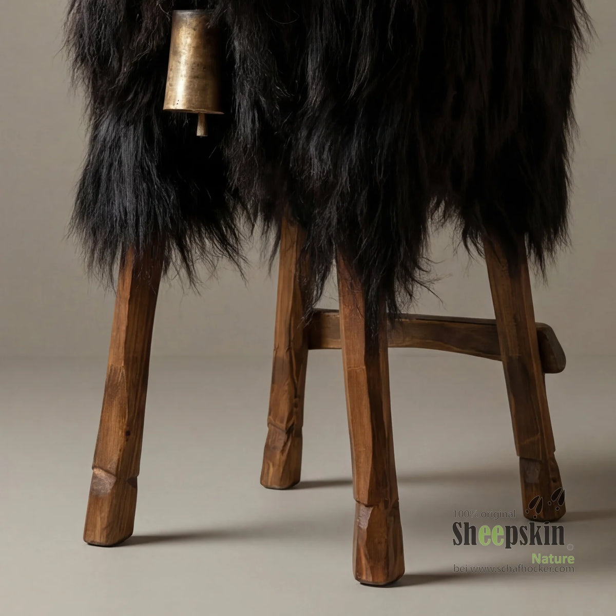 Tabouret en peau de mouton Tabouret de bar Bully »Oswald« en véritable peau de mouton d'Islande – Noir
