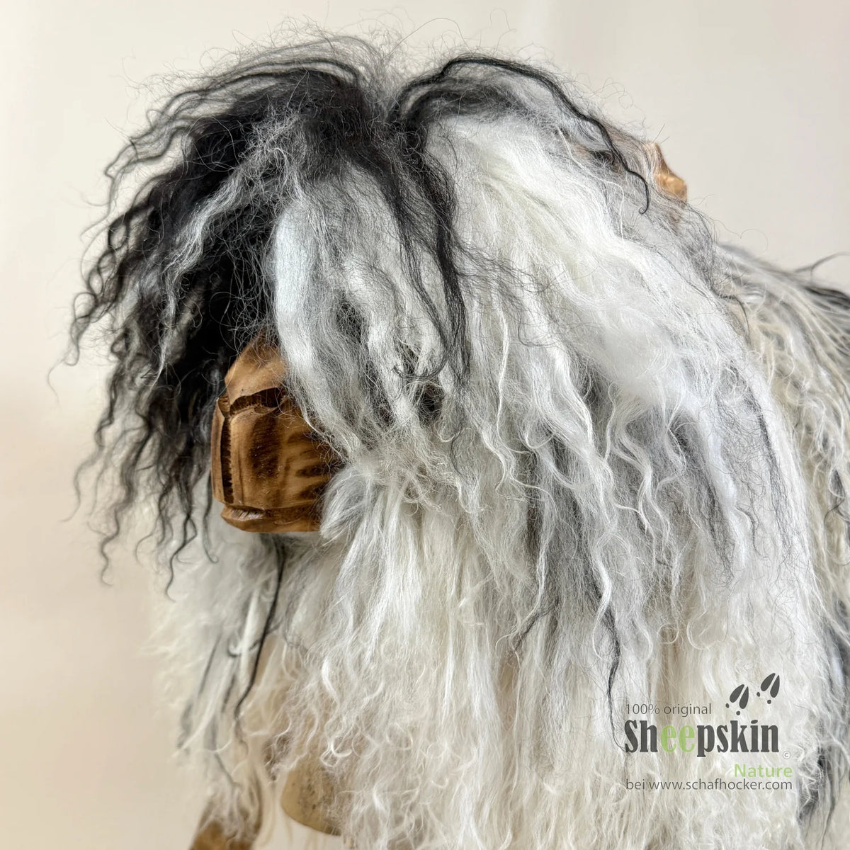 Bua Sheep Stool »Bilbo« made of genuine Tibetan Locki Sheepskin – White-Grey – Limited