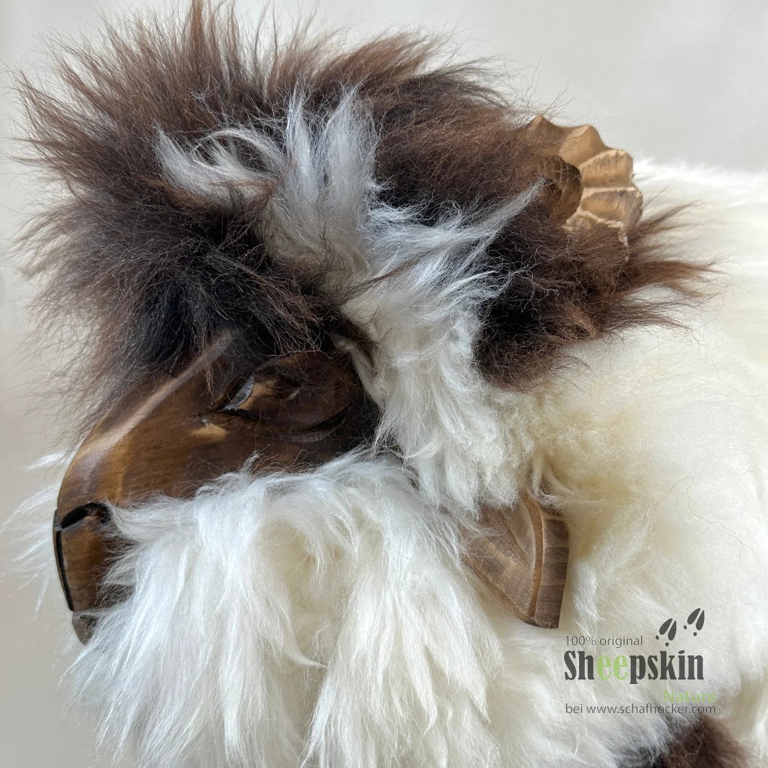 »Einstein« Sheepskin Stool made from genuine German sheepskin – White