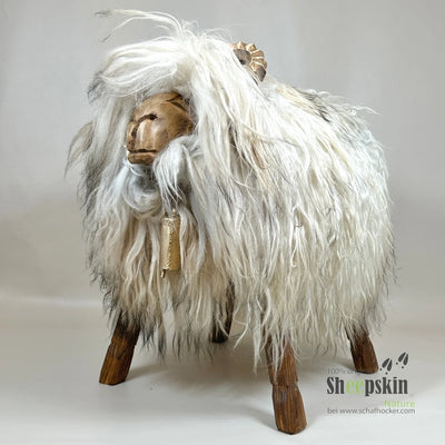 Schafhocker Jasper, Modell Bua, mit Islandfell in Braun