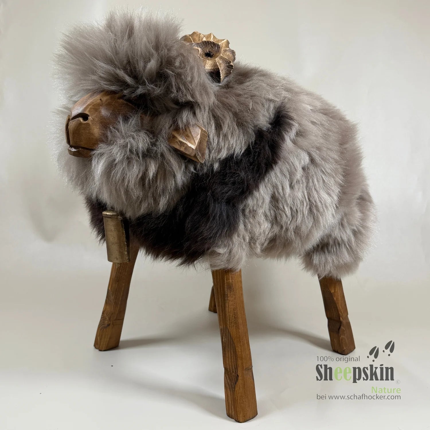 »Malik« Bua Sheepskin Stool made from genuine German sheepskin – Sand Brown