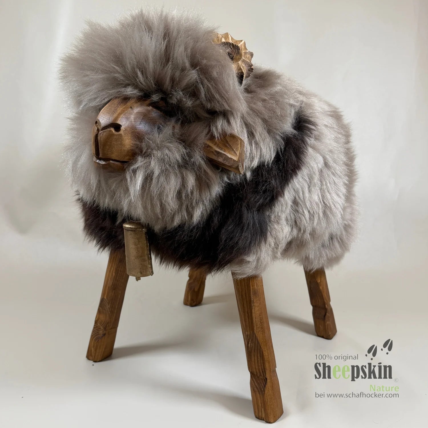 »Malik« Bua Sheepskin Stool made from genuine German sheepskin – Sand Brown