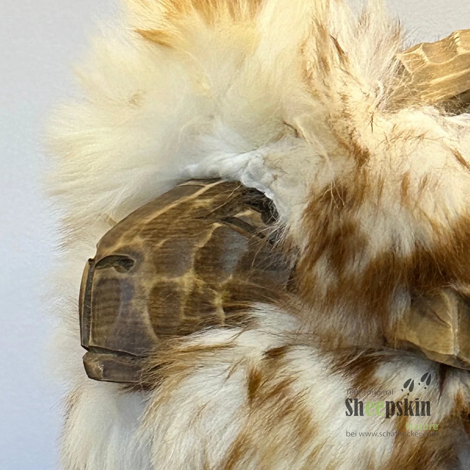 Sheep Stool Bua »Roberto« made from genuine German sheepskin – White-Brown – Limited