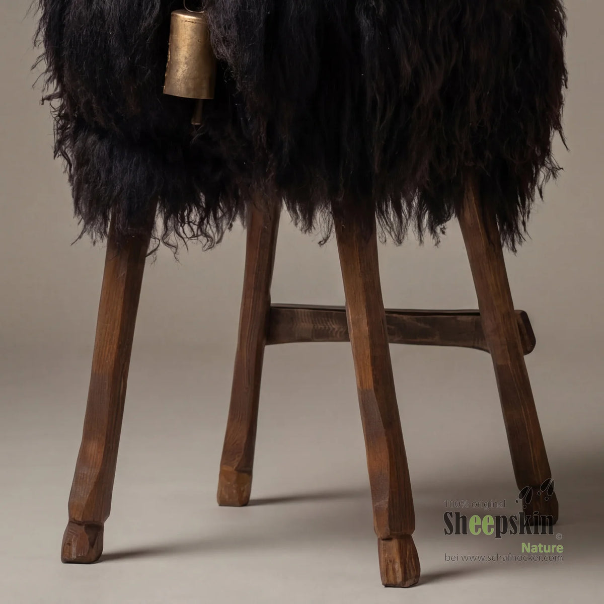 Tabouret en peau de mouton Bully Tabouret de bar »Lothar« en véritable peau de mouton bouclée – Noir