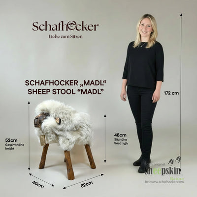 Schafhocker Luisa, Modell Madl, mit deutschem Schaffell in Weiß – Produktansicht 3