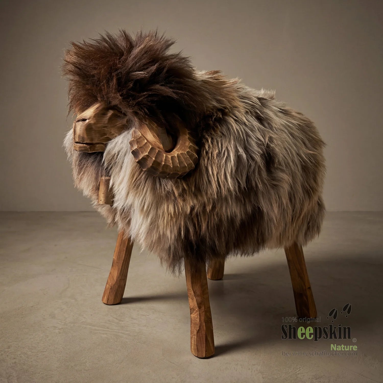»Rudi« Mufflon Sheepskin Stool made from genuine German sheepskin – Beige-Brown