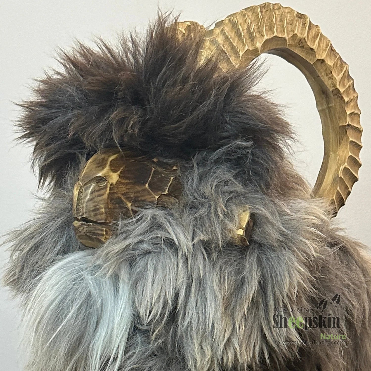 Ibex Sheep Stool »Hugo« made from genuine Icelandic sheepskin – Gray-Black – Limited Edition