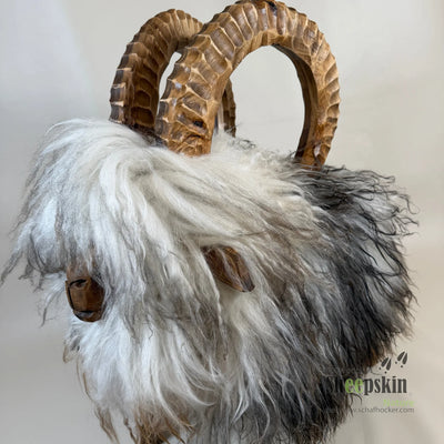 Schafhocker Steinbock »Thor« aus echtem Tibet Locki