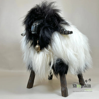 Schafhocker Jolo, Modell Mufflon, mit deutschem Schaffell in Braun
