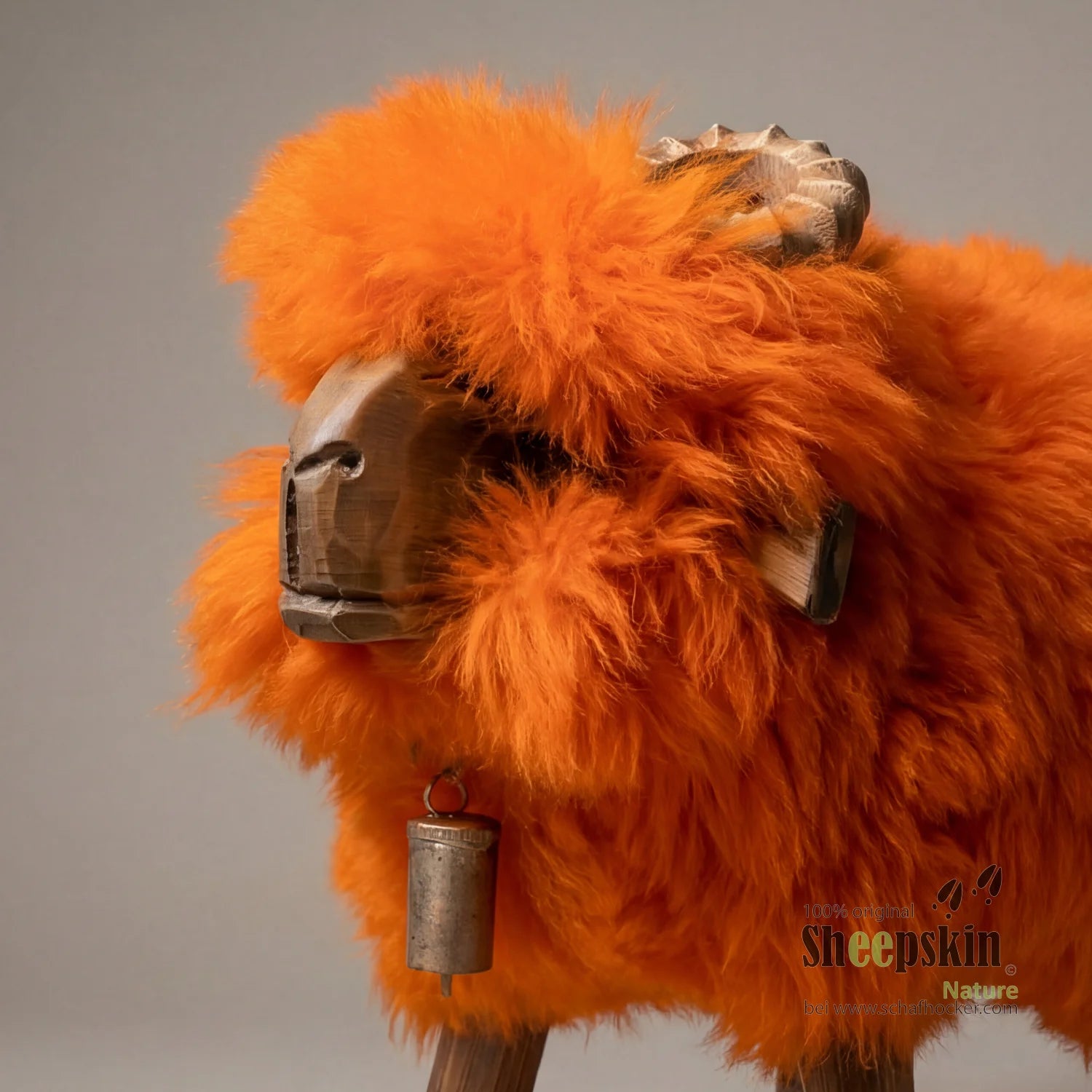 Timi der Bua orange: handgefertigte Schaffell-Tierhocker aus der Alpen-Manufaktur – Kinderhocker Bua von Sheepskin Nature© An